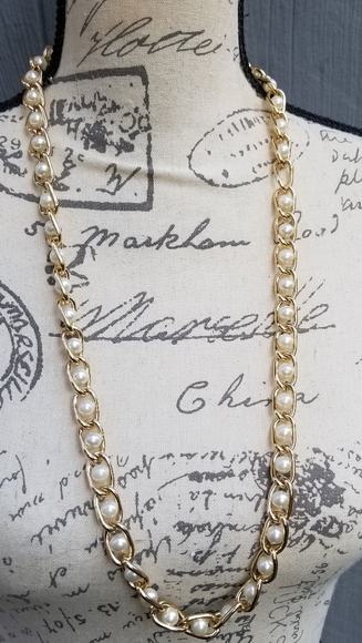 GOLDTONED CHAIN LINK NECKLACE WITH FAUX PEARLS - Picture 1 of 4